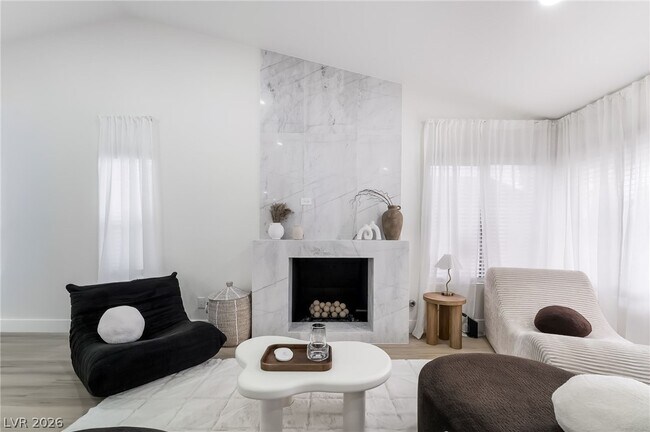 Building Photo - 3138 Belvedere Dr