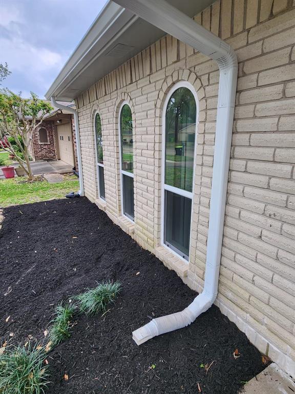 Building Photo - 2123 Quail Valley E Dr