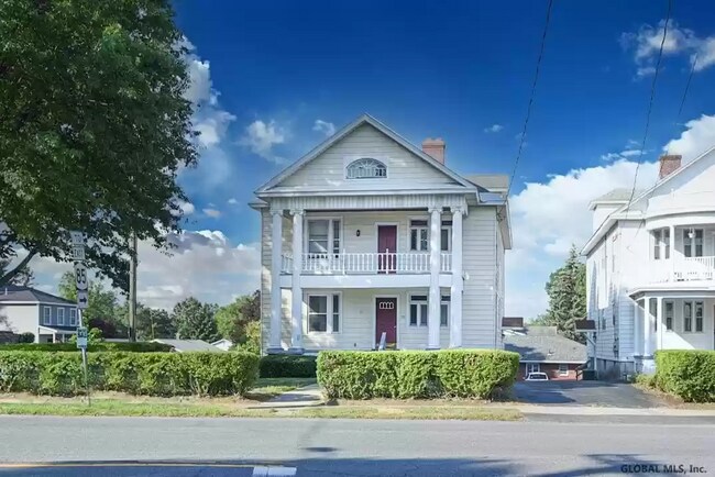 Building Photo - 750 Western Ave
