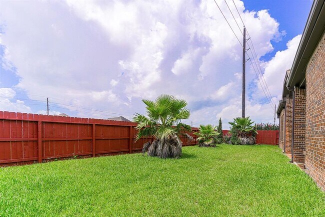 Building Photo - 20315 Knights Branch Dr