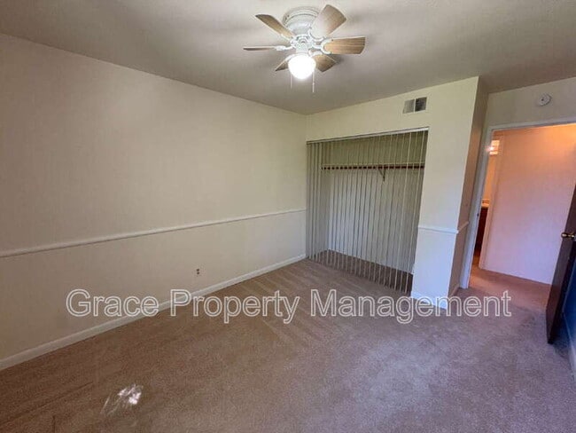 Building Photo - 8335 E Fairmount Dr