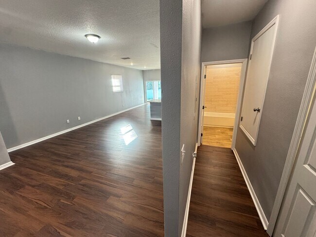 Building Photo - Start Fresh in a New 3BD/2BA Home Built for the Way You Live in Oviedo! WASHER & DRYER INCLUDED! ...