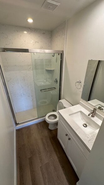 Building Photo - 1380 Veteran Ave