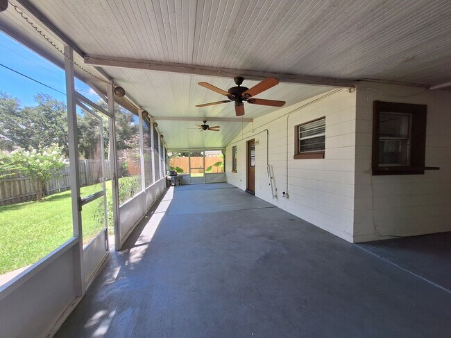 Building Photo - Stylish 4-Bedroom Belle Isle Retreat with ...