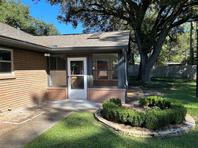 Building Photo - 10233 Moorberry Ln