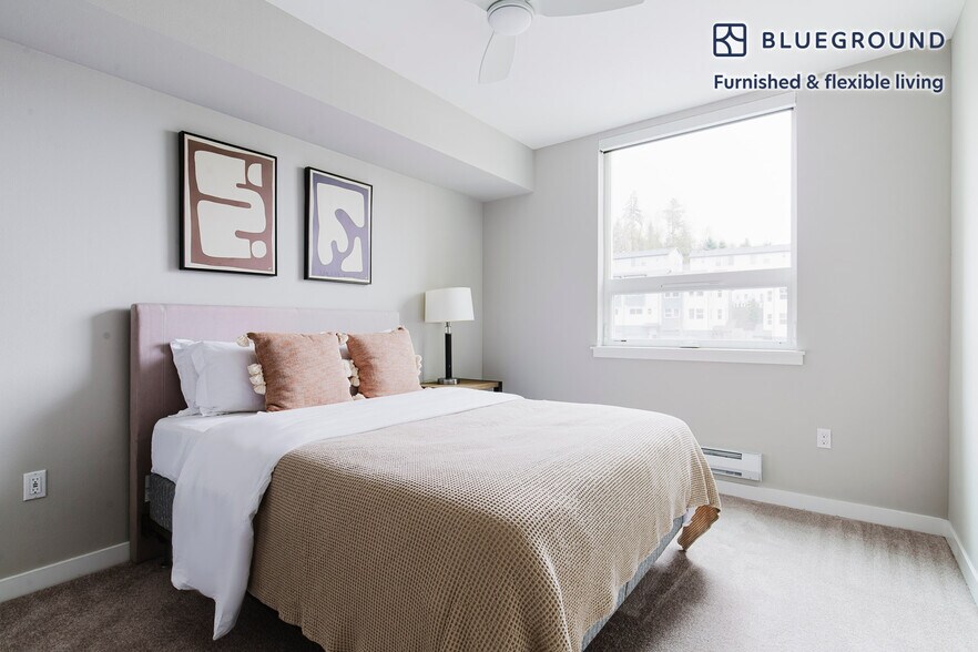 Building Photo - 13398 Newcastle Commons Dr