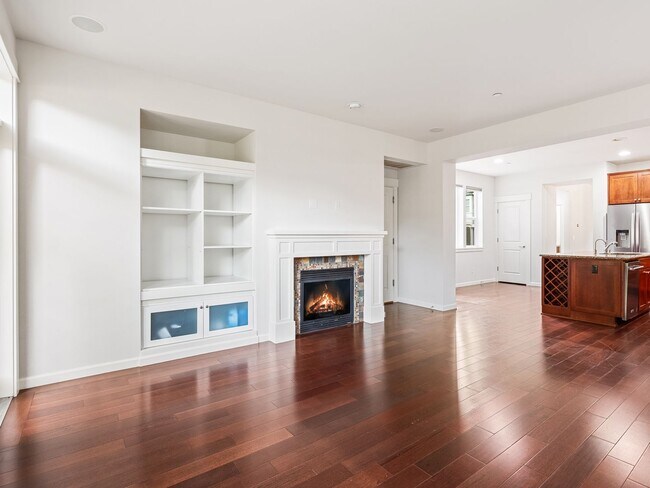 Building Photo - Spacious 4Bd Redmond Home