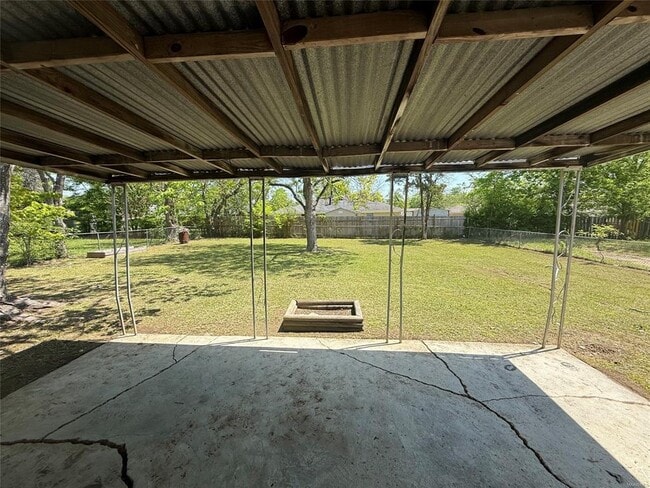 Building Photo - 3211 Hackberry Ln