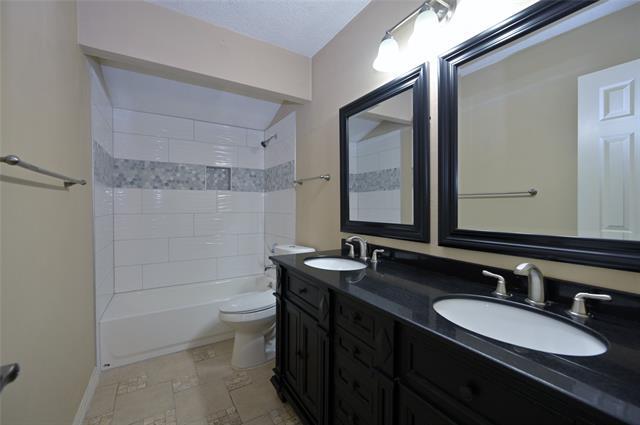 Building Photo - 4107 Pyracantha Dr