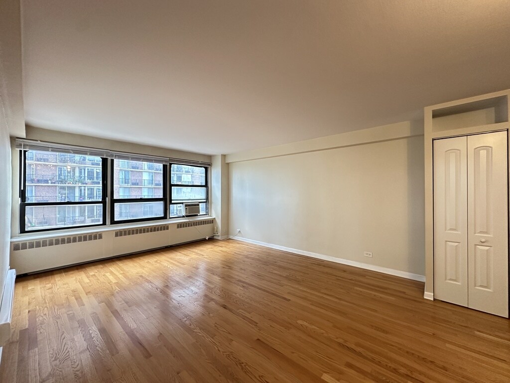 Building Photo - 4180 N Marine Dr
