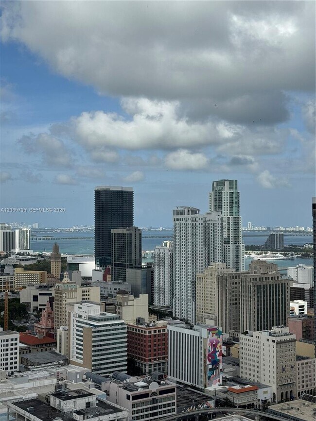 Building Photo - 350 S Miami Ave