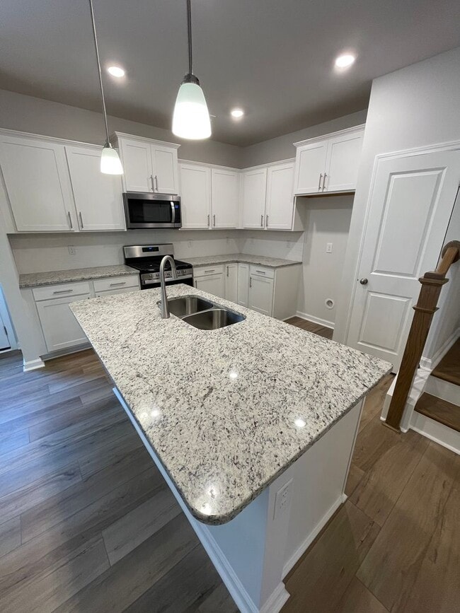 Building Photo - Charming 3 Bedroom Home Located in Raleigh