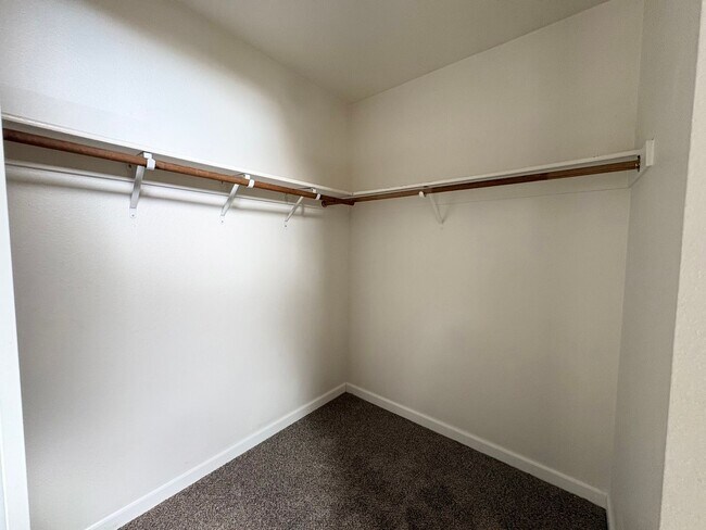 Building Photo - 3 Bedroom In Brentwood