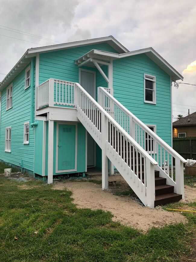 Back Exterior downstairs unit - 2919 Avenue R