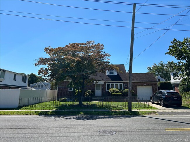 Building Photo - 63 I U Willets Rd