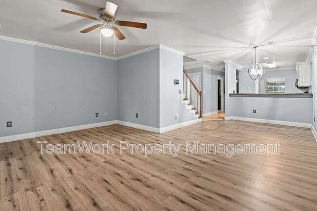 Building Photo - 5914 Tampa St