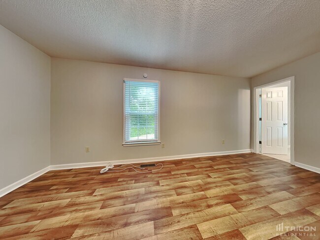 Building Photo - 20 Gentry Dr SW