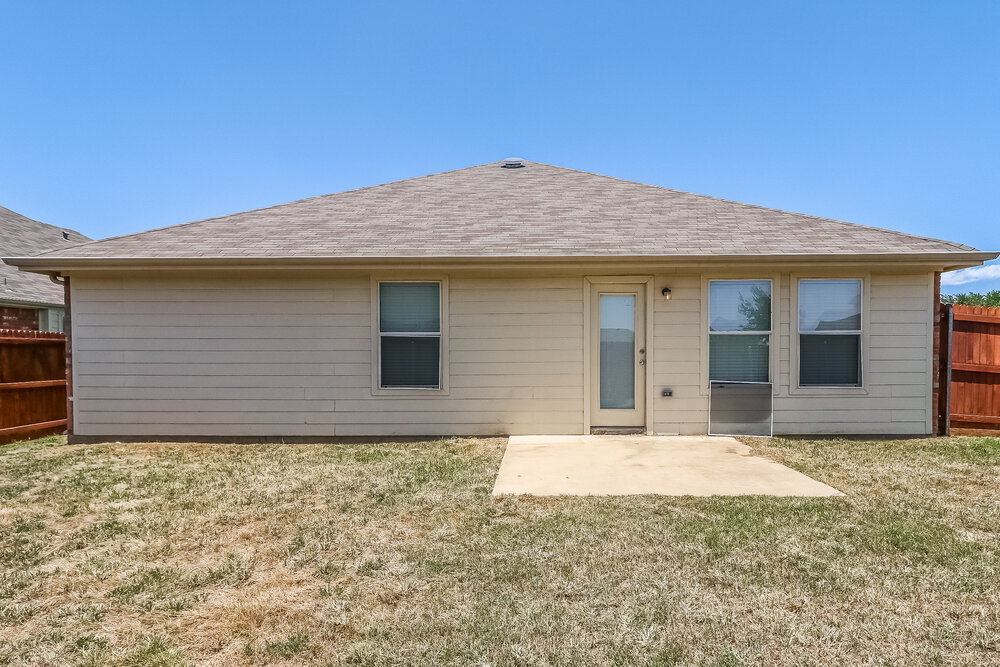 Building Photo - 1235 Sweetwater Dr