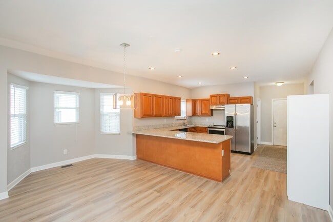 Building Photo - 1014 Douglas Ave