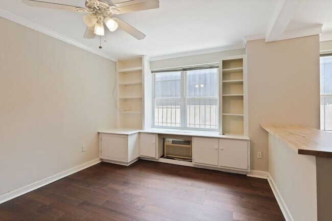 Building Photo - NEWLY RENOVATED West End/Dupont Efficiency!