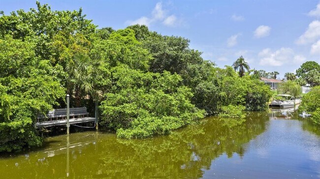 Building Photo - 1895 Buccaneer Cir