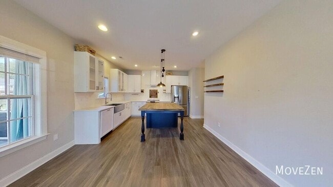 Building Photo - 1136 Valley Dale Dr
