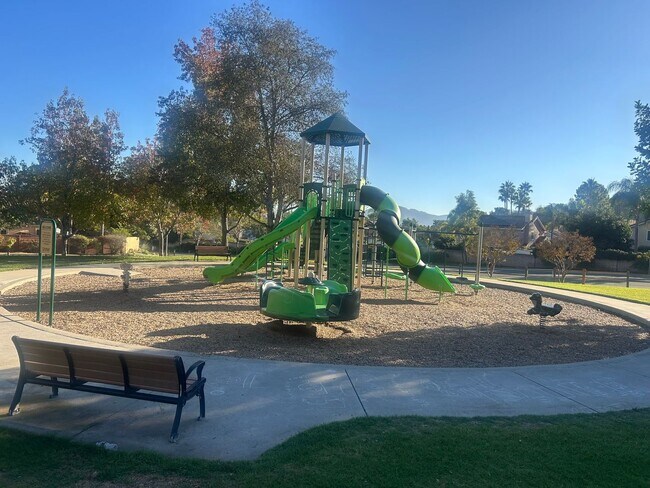 Building Photo - Beautiful 4 bed, 3 bath, 2,726 sqft House in Peaceful San Marcos Neighborhood - Available NOW