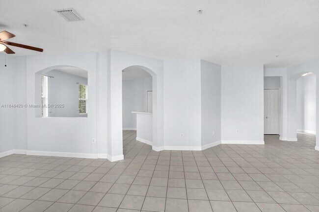 Building Photo - 1013 Shoma Dr