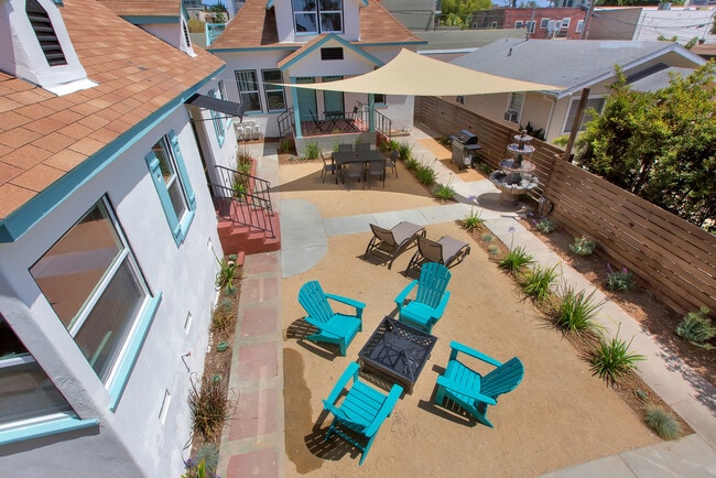 Building Photo - Must See! Amazing Studio in Hillcrest - Character GALORE