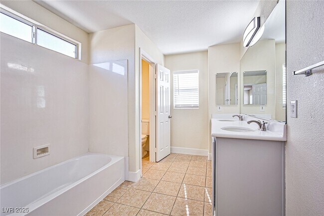 Building Photo - 8338 Lavender Jade Ct