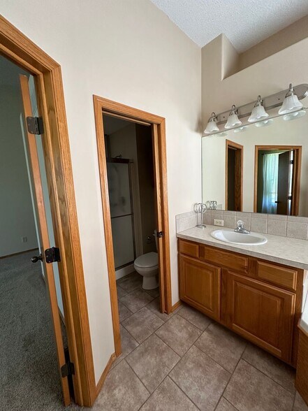 Building Photo - 200 Sienna Dr
