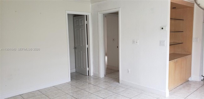 Building Photo - 2114 Biarritz Dr