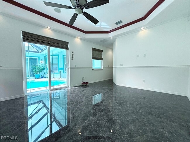 Building Photo - 14791 Royal Oak Ct