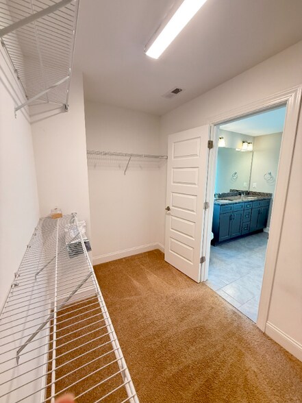 Building Photo - 155 Goldenrod Cir