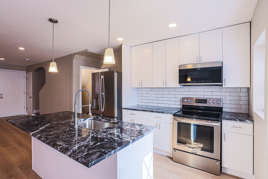 Beautiful kitchen - 3825 Rexmere Rd
