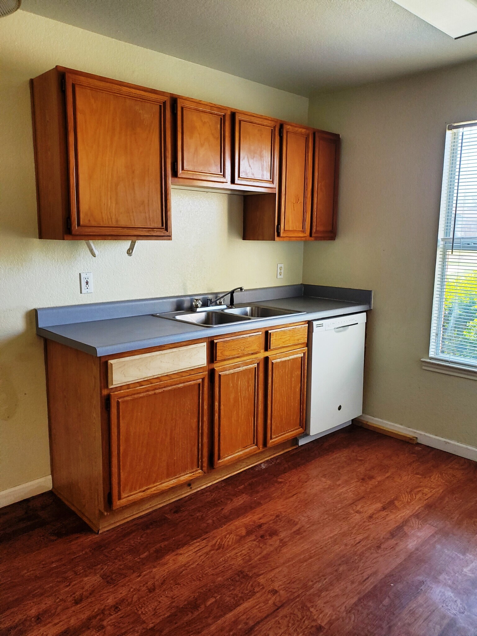 Building Photo - 1706 Windward Dr
