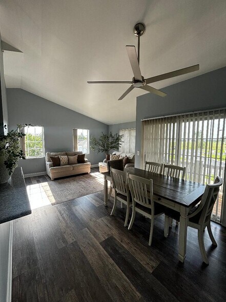 Building Photo - 224 Bertram Dr