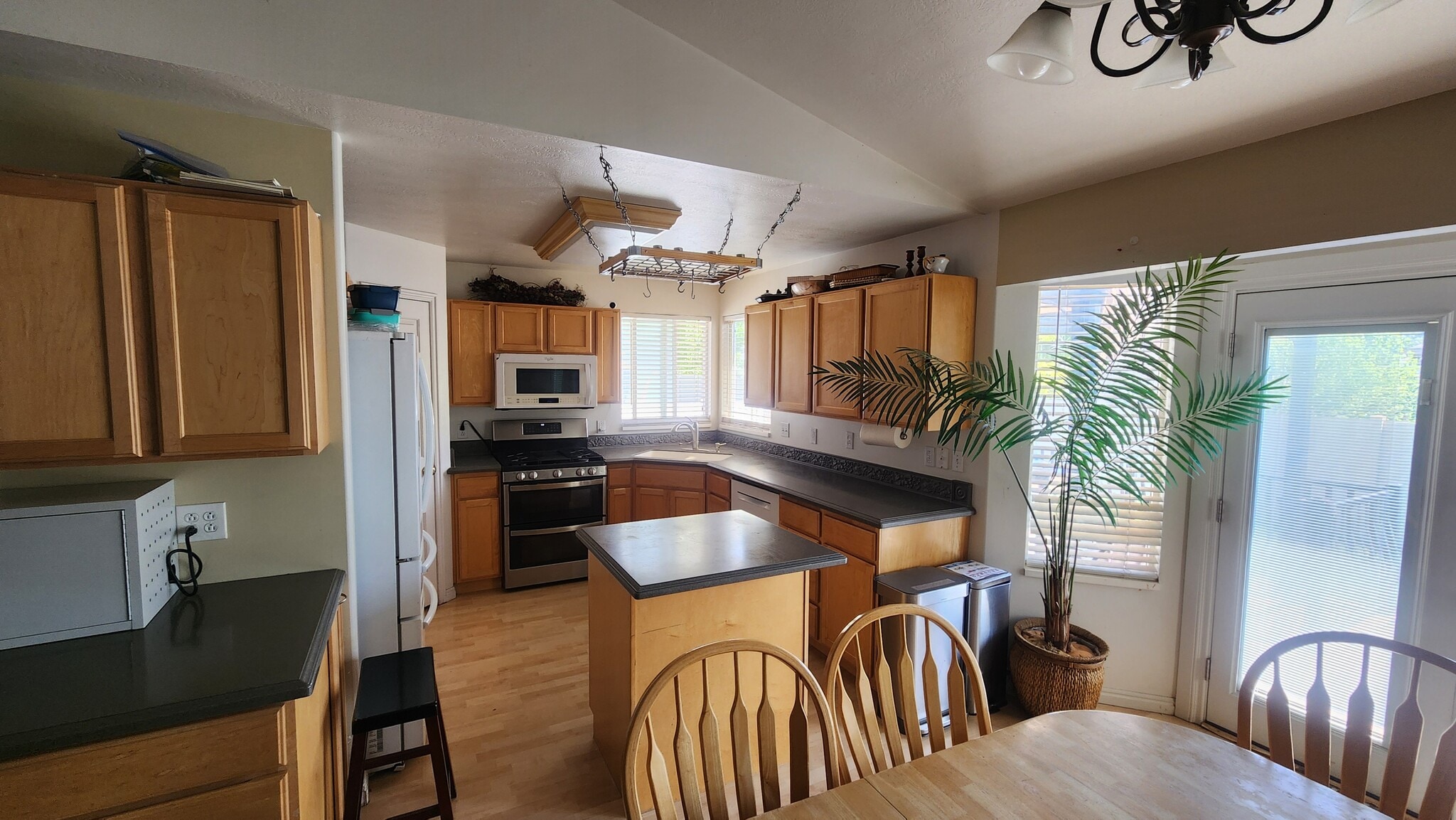 Kitchen - 883 W 2100 S