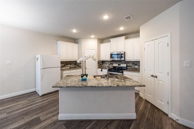 Building Photo - 2817 Diamondback Dr