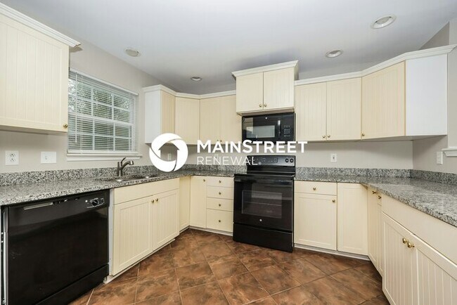 Building Photo - 3 Bedroom Pet-Friendly Home in MOUNT JULIET, TN with Main Street Renewal