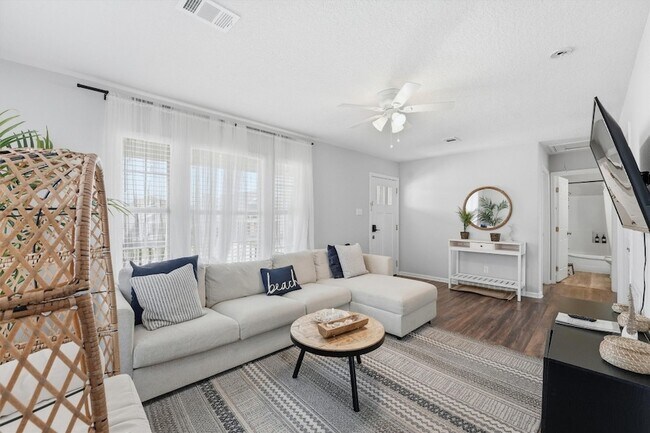 Building Photo - 2311 56th St