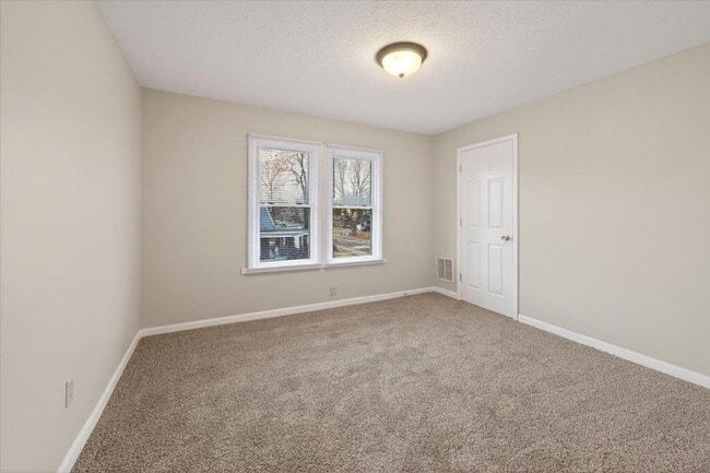 Building Photo - 636 E 34th St