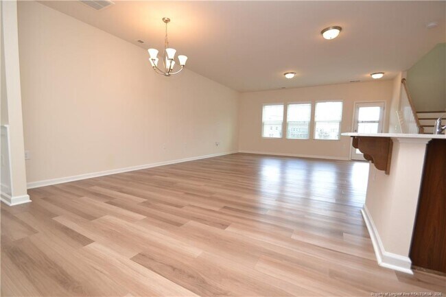 Building Photo - 1127 Brightskies St