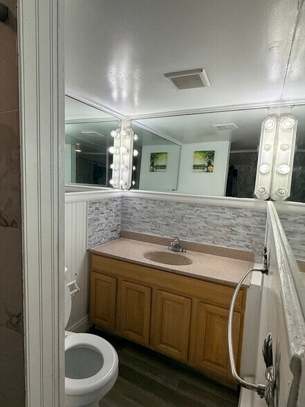 Building Photo - 84 Thorndike St