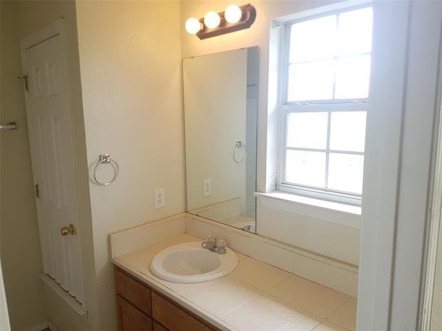 Building Photo - 309 S Blue Jay Ct