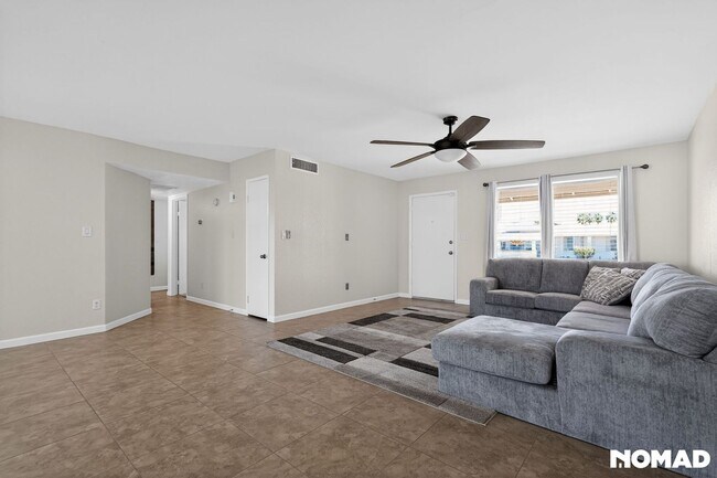 Building Photo - Charming 4BR House in Phoenix