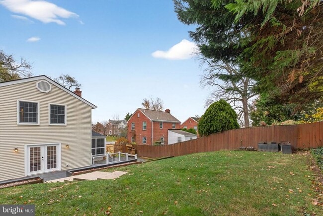 Building Photo - 3004 Marshall St