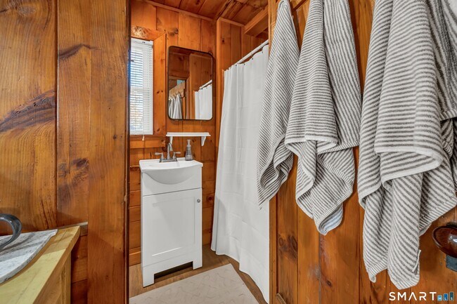 Building Photo - 12 Park Rd