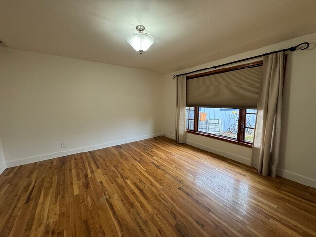 Building Photo - Beautiful 3 bedroom gated home in Aptos Hills!