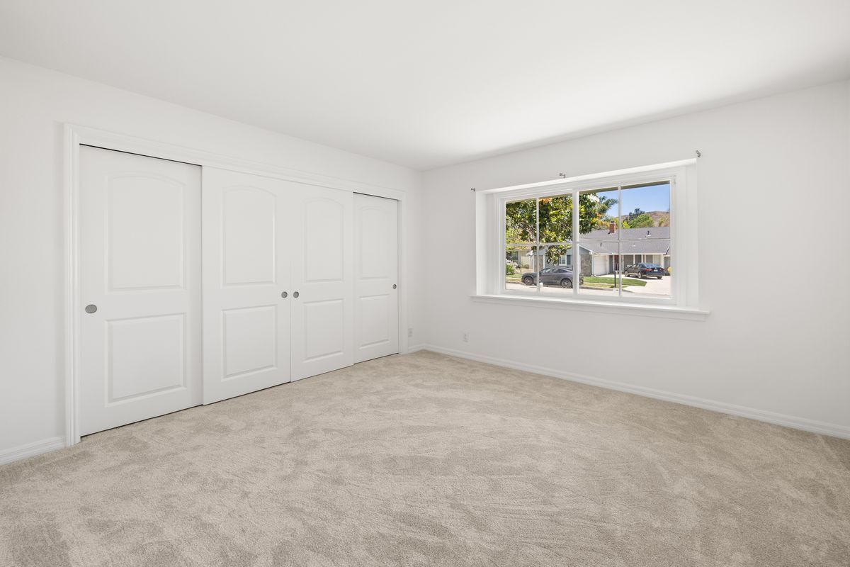 Building Photo - 41 Oakleaf Ave